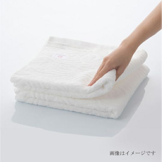  今治謹製 白織タオル premium バスタオル 1枚　約60×120㎝　TSR143　（今治製）のボリューム感