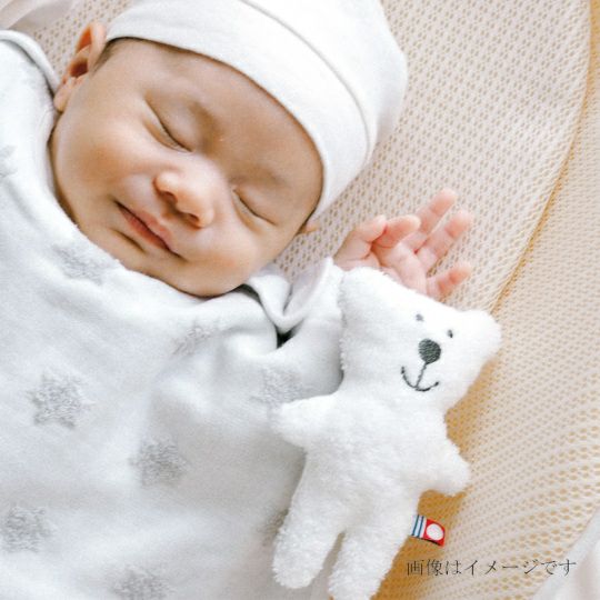 今治謹製 First towel　にぎにぎ(鈴入り)の使用イメージ